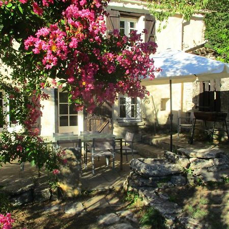 Le Mas Des Lilas Uzès Buitenkant foto