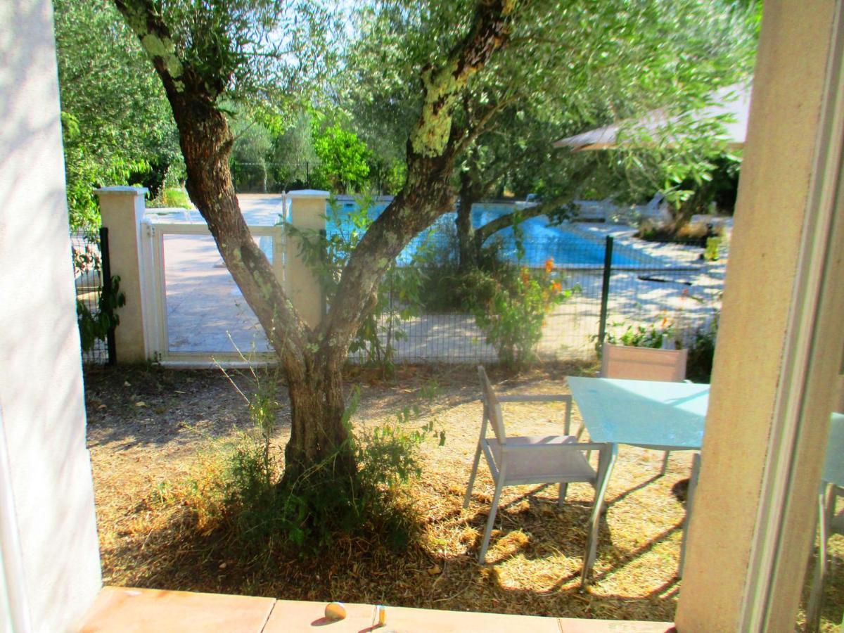 Le Mas Des Lilas Uzès Buitenkant foto