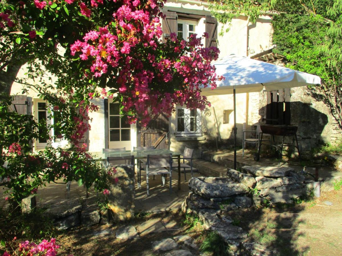 Le Mas Des Lilas Uzès Buitenkant foto