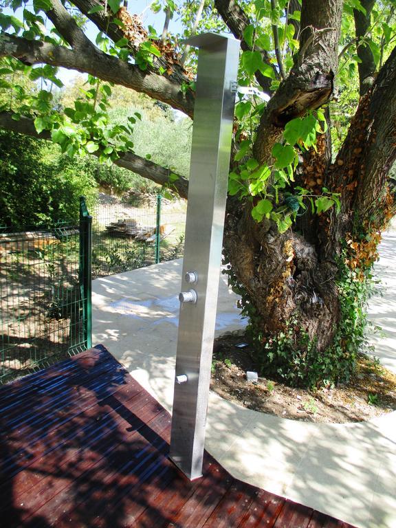 Le Mas Des Lilas Uzès Buitenkant foto