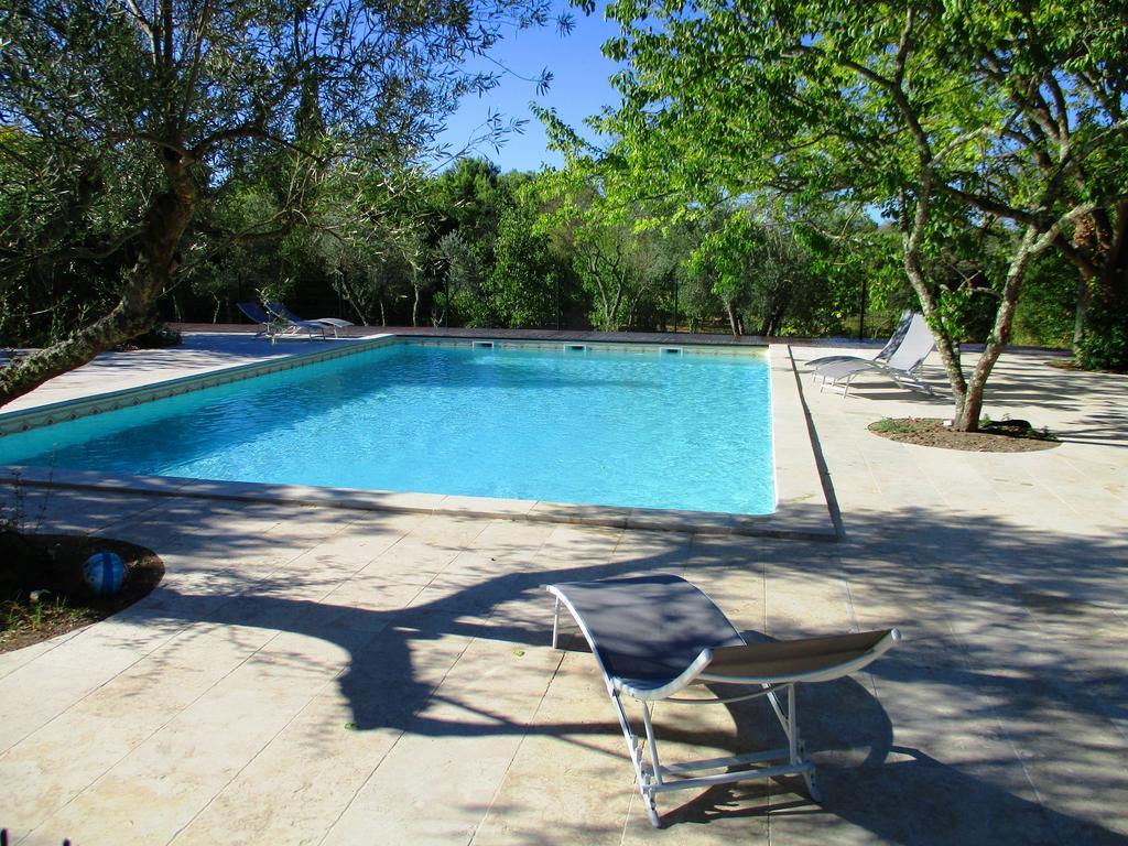Le Mas Des Lilas Uzès Buitenkant foto
