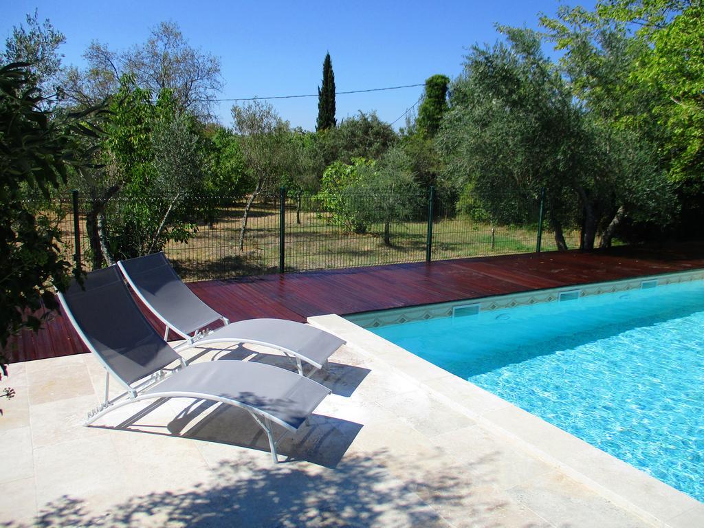 Le Mas Des Lilas Uzès Buitenkant foto