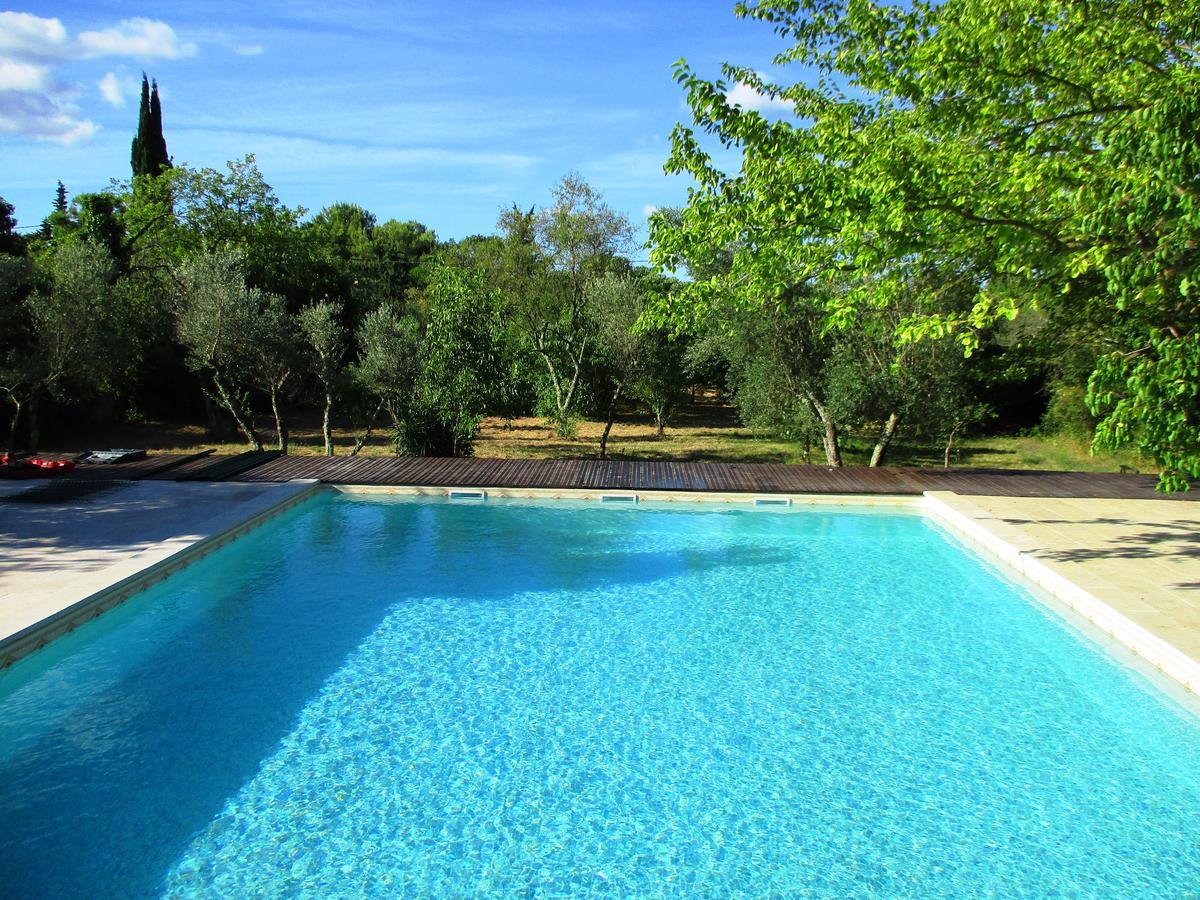 Le Mas Des Lilas Uzès Buitenkant foto