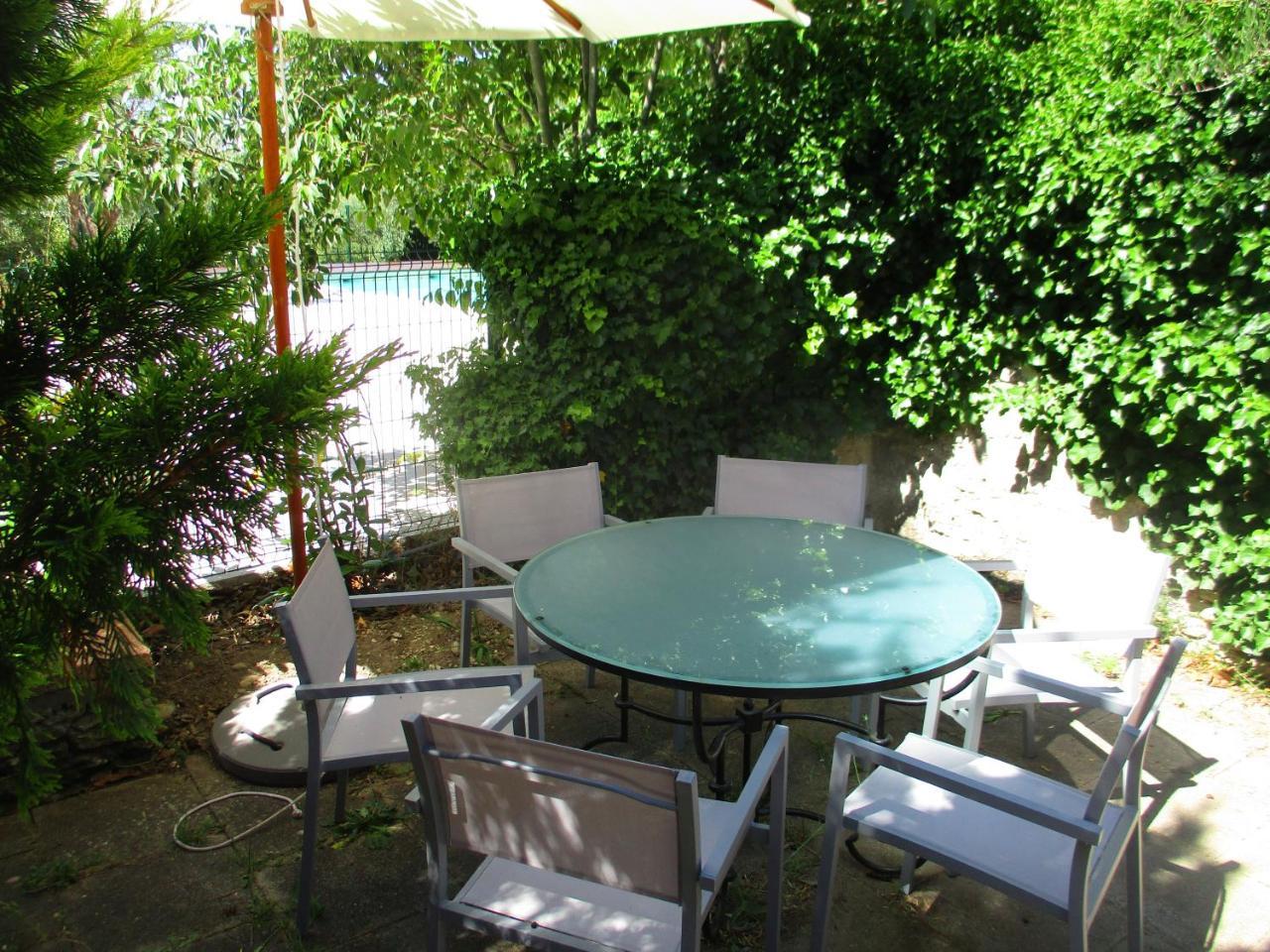 Le Mas Des Lilas Uzès Buitenkant foto