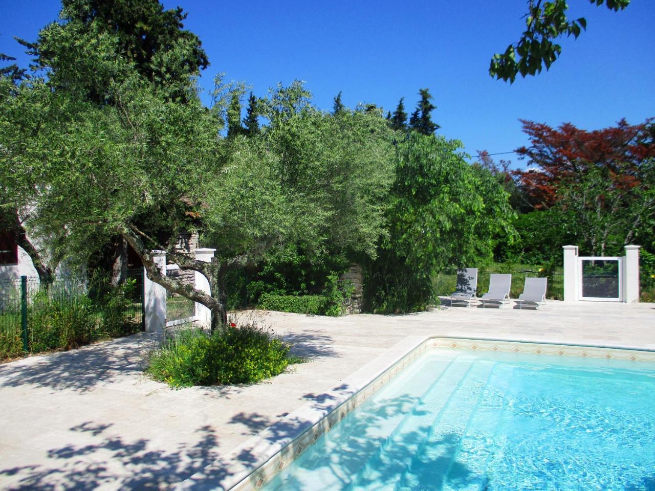 Le Mas Des Lilas Uzès Buitenkant foto
